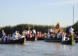 La Virgen de los Desamparados participa en la Romería del Cristo de la Salud por la Albufera