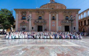La Federació Agrupació Falles Marítim en la Basílica
