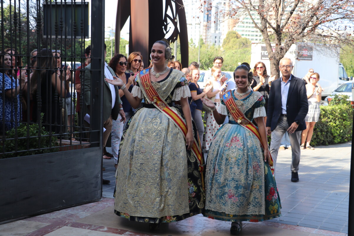 Las Falleras Mayores de Valencia hacen su entrada