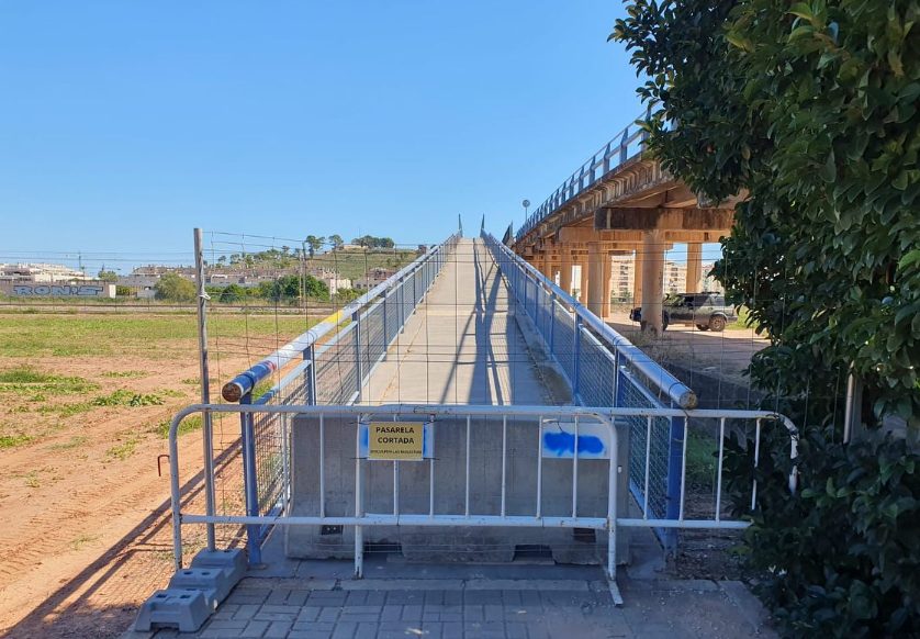 pasarela cementerio mal estado El Puig
