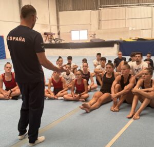 seleccion española gimansaia acrobatica entrenamiento Manises