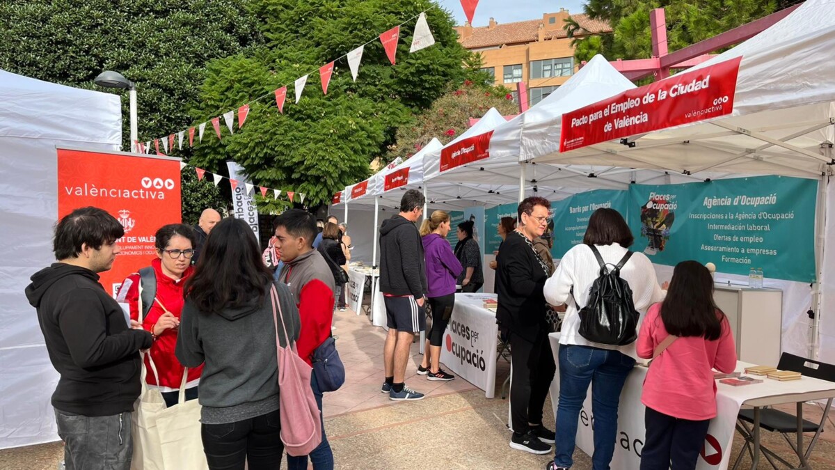 Feria 'Places per l'ocupació' de Valencia Activa en Orriols