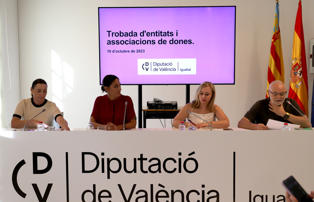 Mompó y Enguix reciben en Diputació a las asociaciones de mujeres