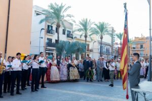 Almassera 9 octubre bajada Senyera