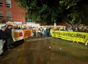 concentracion Plataforma Llengua Catarroja