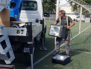 Trabajando en el cambio del sistema de alumbrado con tecnología LED en la Ciudad Deportiva de Paterna