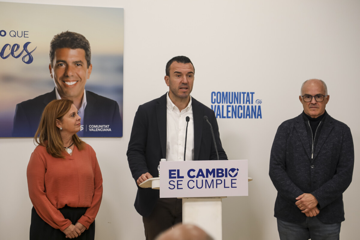 Vicent Mompó comparece ante los medios de comunicación