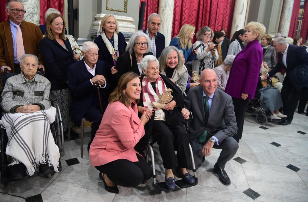Homenaje a las personas centenarias de la ciudad de Valencia