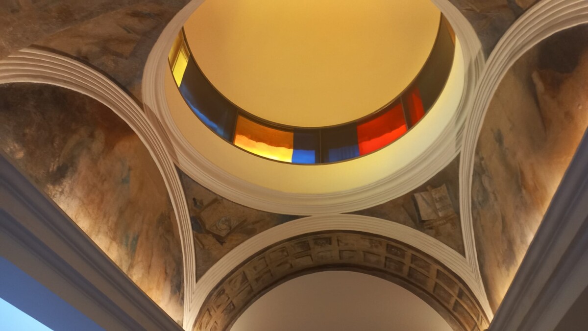 Hortensia Herrero se dirige a los medios junto al circo romano