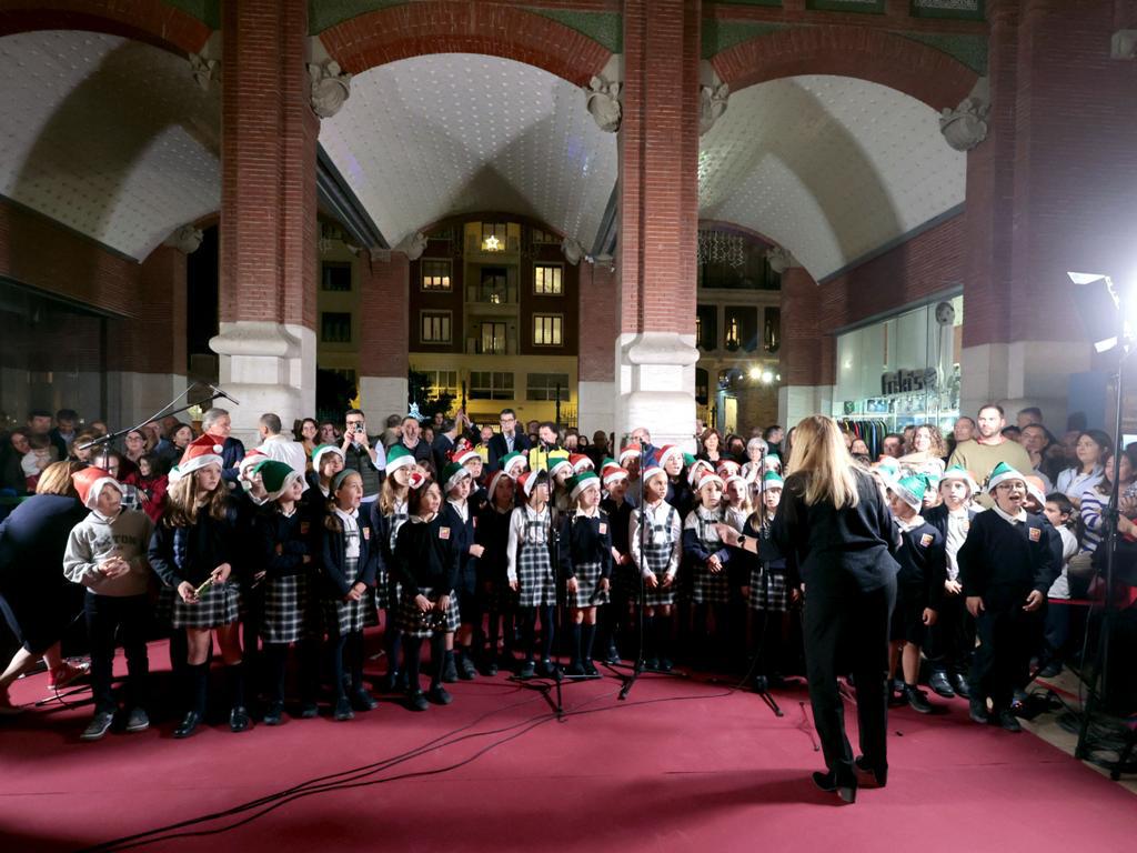 Encendido de luces de Navidad del Mercado de Colón