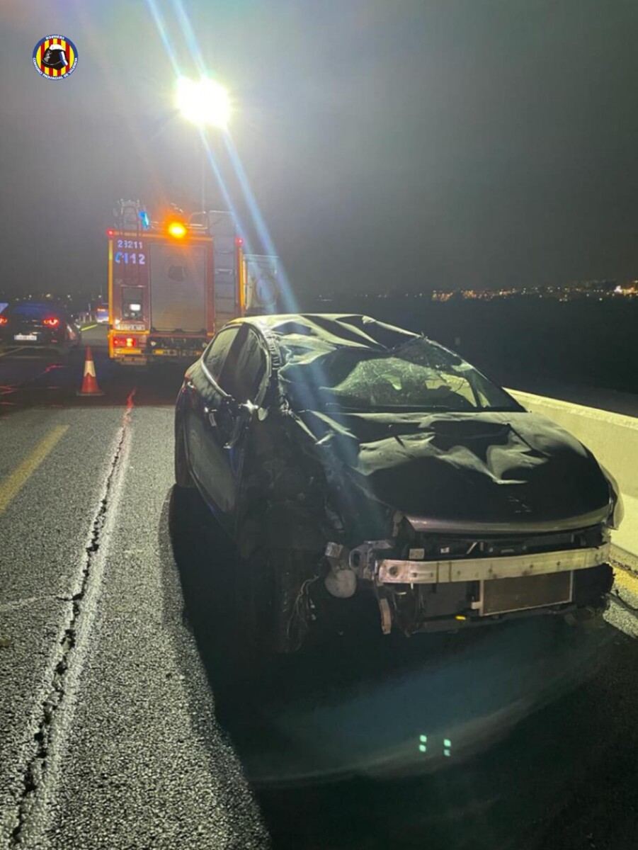 Accidente múltiple en la V-30 a su paso por Paterna