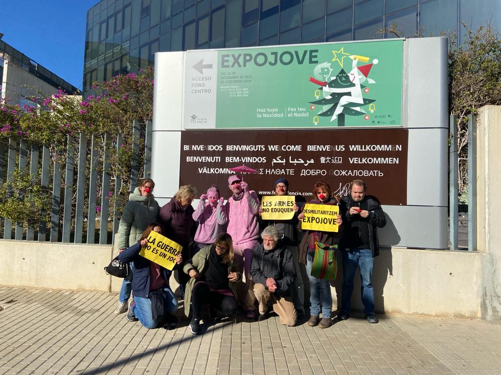 Acción antimilitarista en Expojove