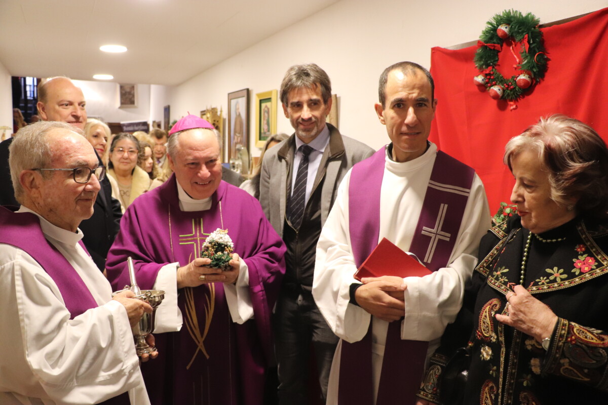El concejal José Luis Moreno, en la inauguración de la exposición de belenes de Fray Conrado