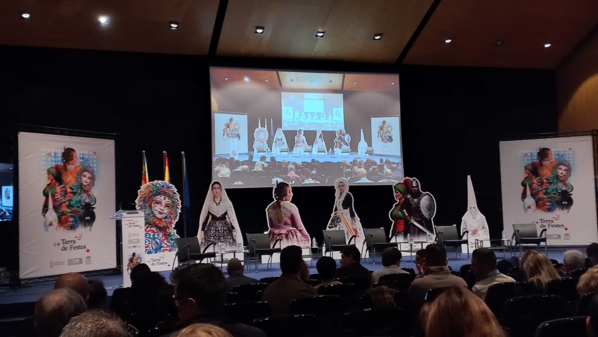 I Congreso Terra de Festes en el Ayuntamiento de Benidorm