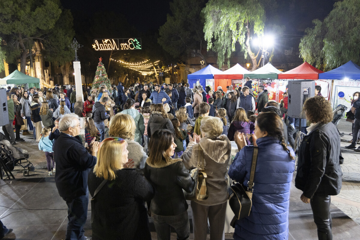 Inauguración del alumbrado y Feria de Navidad en Godella