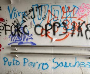 pintadas contra Pedro Sánchez en Massanassa