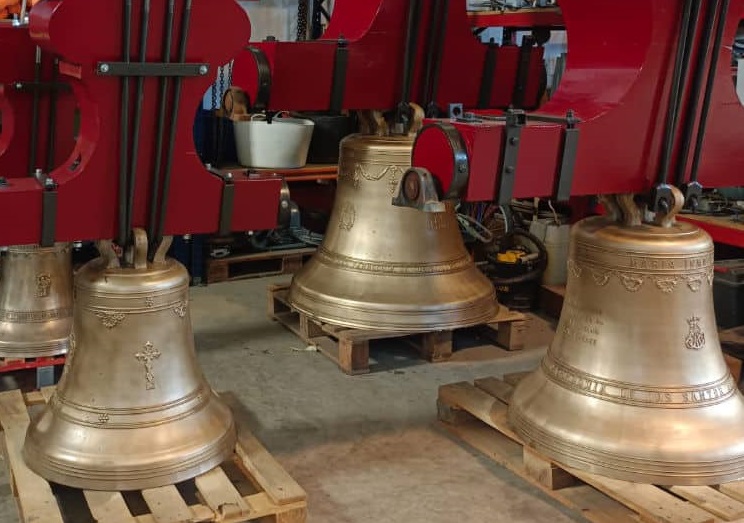 Campanas de los Santos Juanes restauradas en el taller