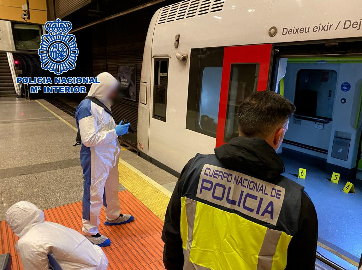 Simulacro terrorista en la estación de Metrovalencia de Ángel Guimerá