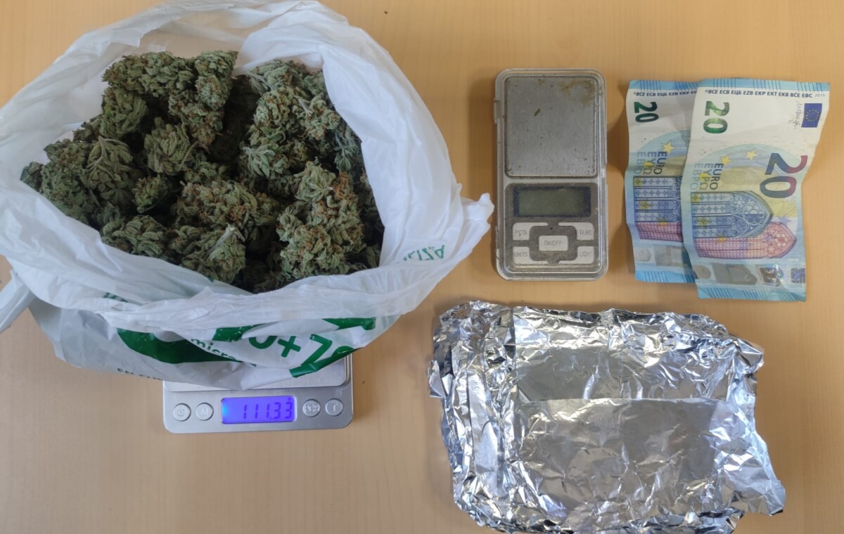 Marihuana incautada al detenido