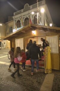 Cartero Real en la Plaza del Pueblo de Paterna