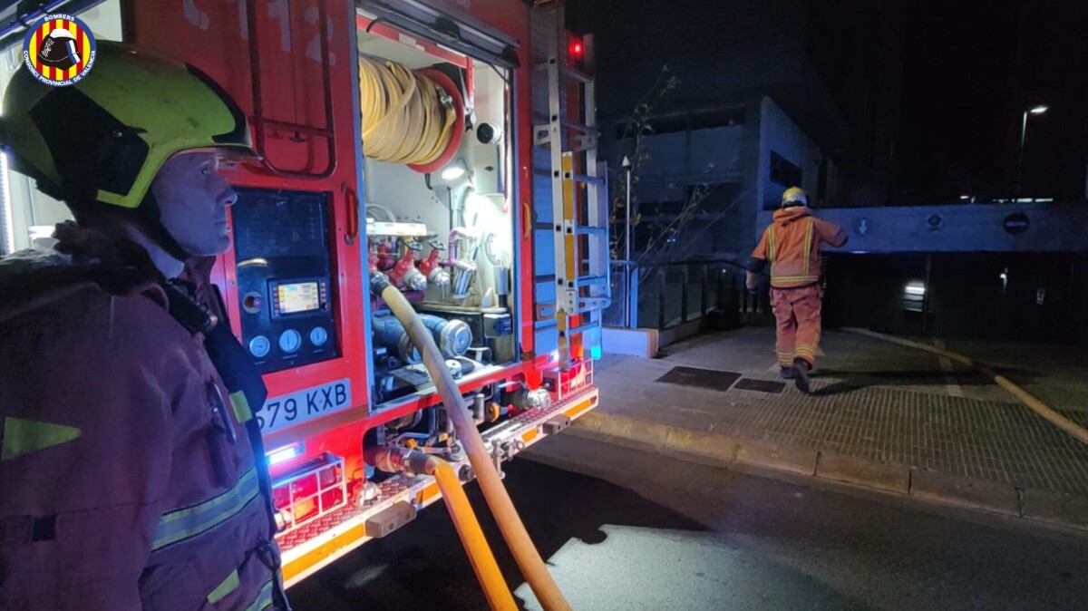 Incendio de un garaje en Ciudad Ros Casares