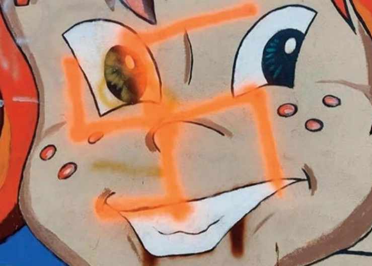 pintadas símbolos nazis Picassent escuela
