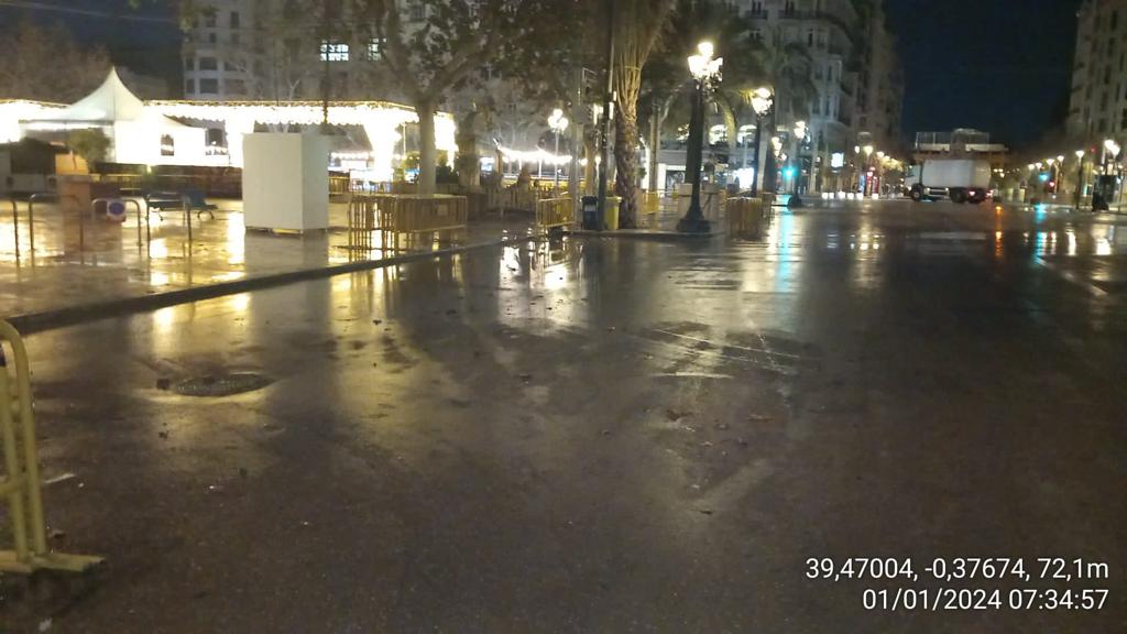 Valencia, limpia de residuos tras la Nochevieja