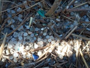 vertido plasticos y microplásticos