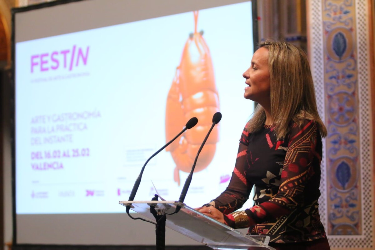 Paula Llobet interviene en la presentación de FestIN 2024