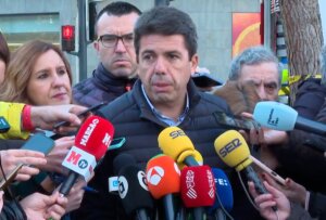 Carlos Mazón anuncia ayudas a los afectados por el incendio