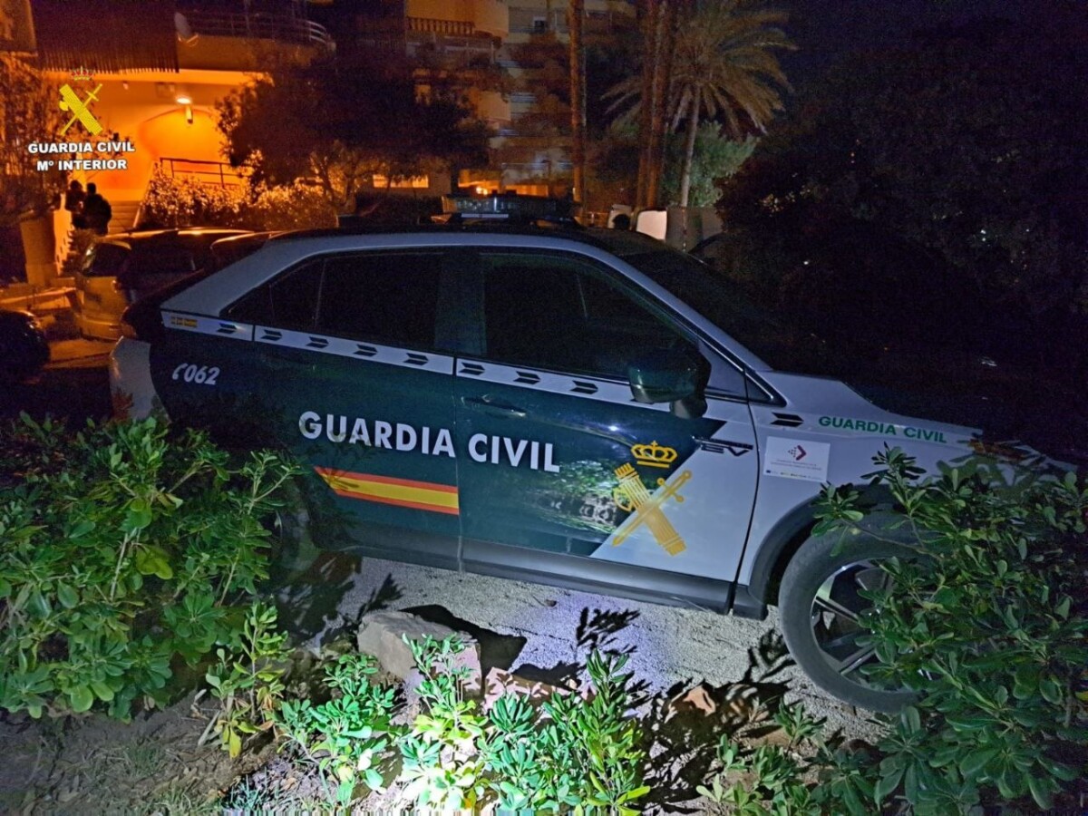 Coche de la Guardia Civil en la Gola de Pujol