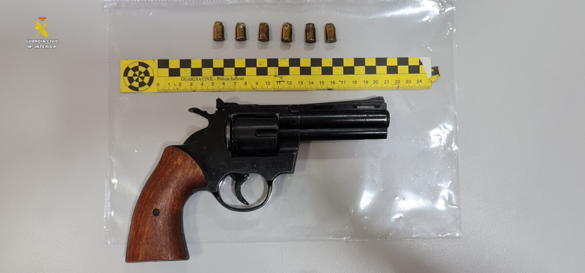 Arma de fuego encontrada en el puerto de Valencia