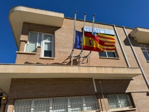 Mancomunitat Horta Nord banderas a media asta