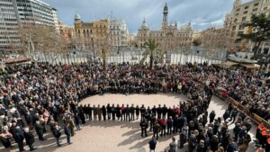 minuto de silencio incendio Campanar plaza ayuntamiento