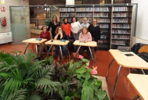 Participantes de la primera reunión del nuevo Club de Lectura de Paterna