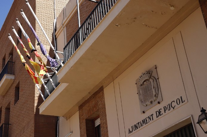 Puçol banderas media asta Incendio Campanar