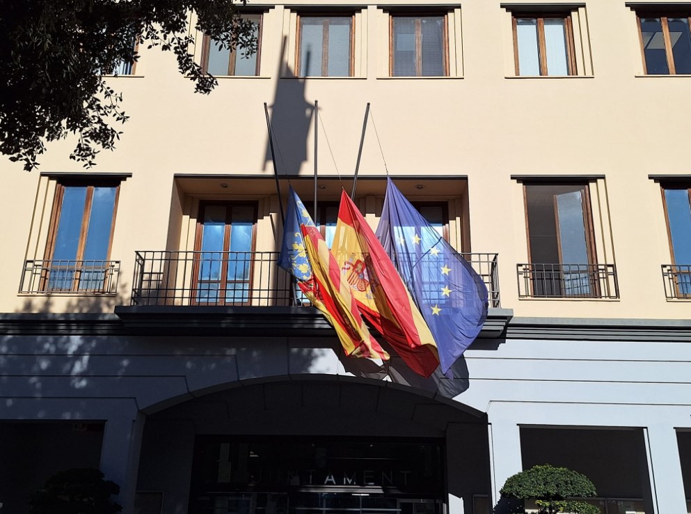 Quart de Poblet banderas media asta