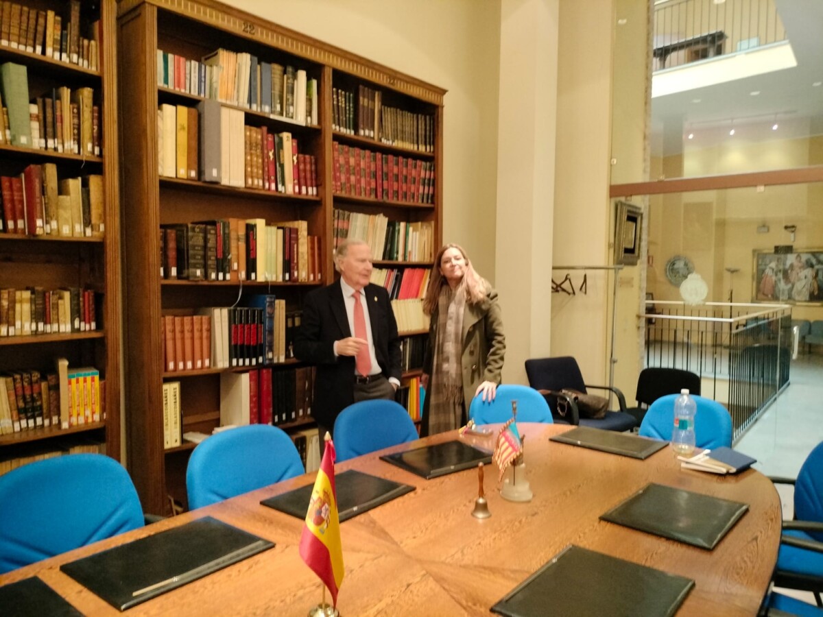 Reunión de la concejal María Ángeles Lerma con José Luis Manglano, decano de la RACV
