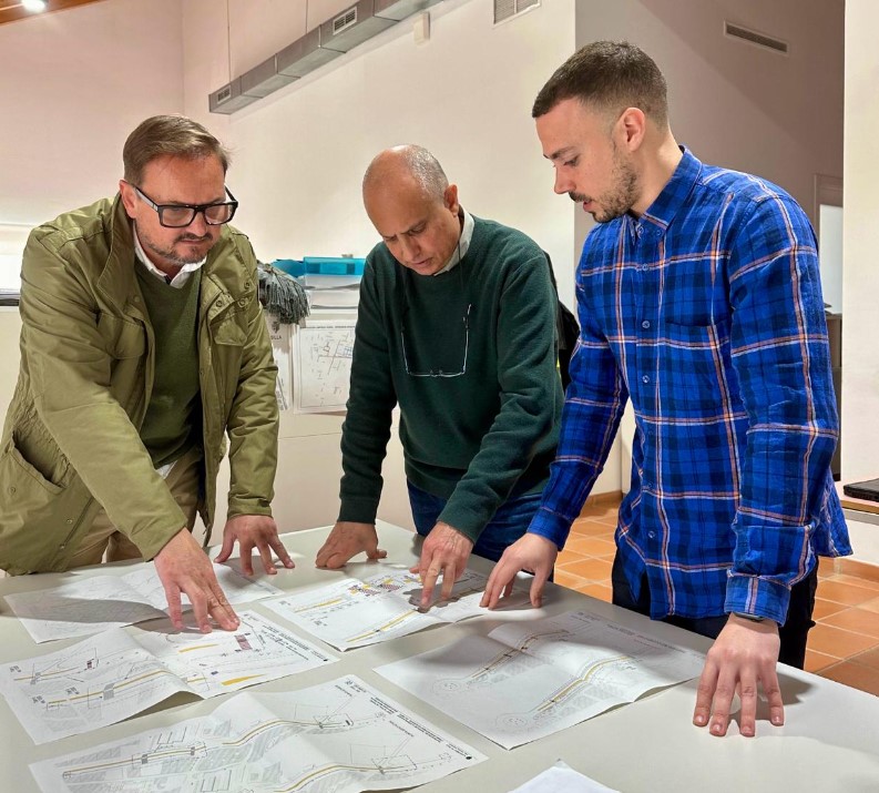 Silla pacificación tráfico avenida Alicante