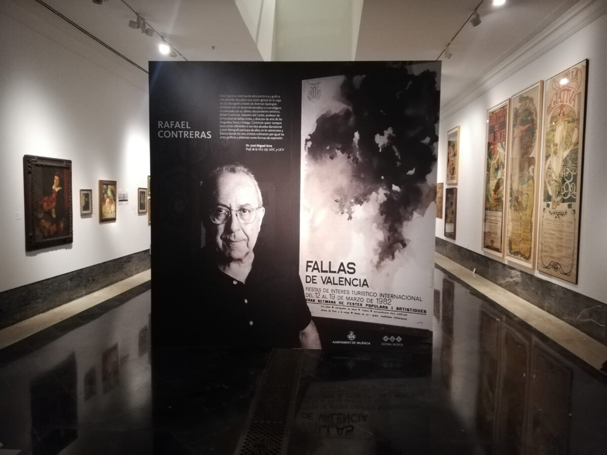 Los carteles de Rafael Contreras, en la sala municipal de exposiciones del Ayuntamiento de Valencia