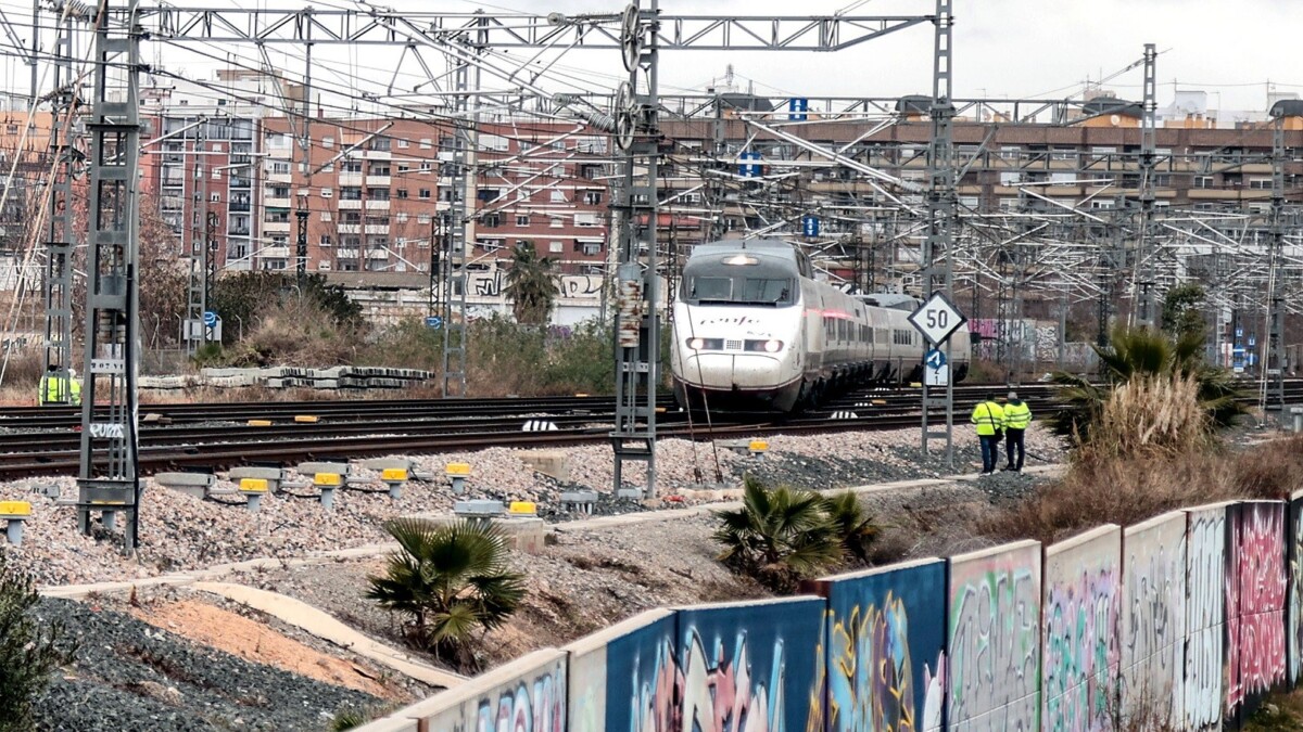 Obres canal accés ferroviari