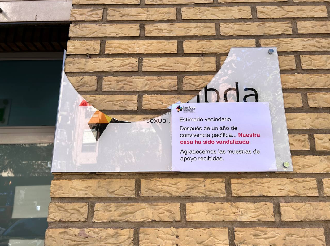 ataque vandálico sede Lamda Valencia