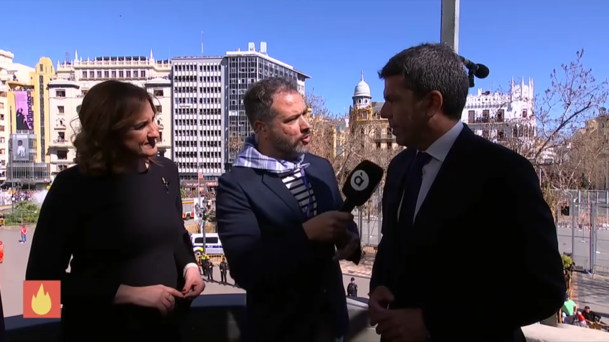 Carles, con la alcaldesa y el president