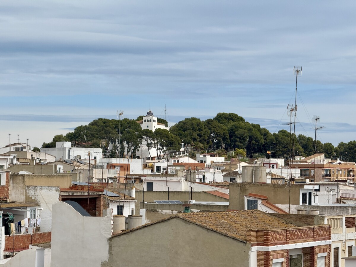 El Puig renueva luminarias en varias zonas del municipio para mejorar la eficiencia y la seguridad El Puig