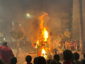 falla Plaça de Torrent Cremà solidaria