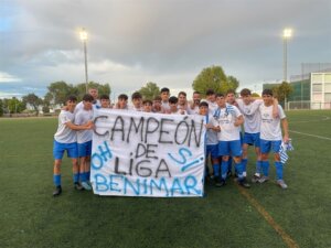 Els cadets del CD Benimar-Picanya de futbol són campions de lliga