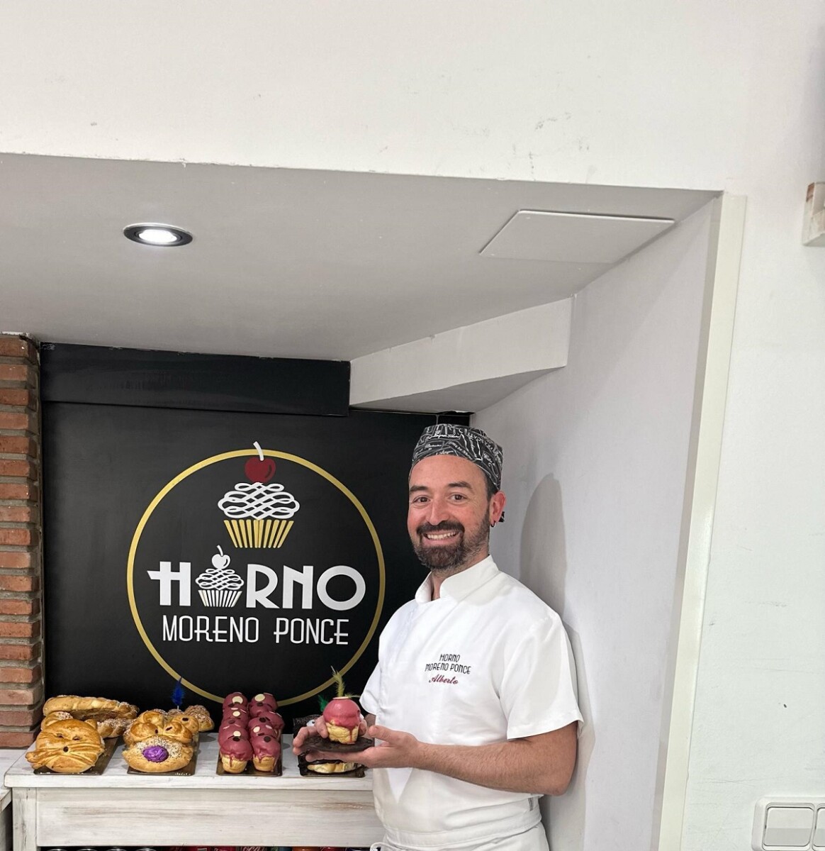 Horno Moreno Ponce, Primer premio de Mona Tradicional de Pascua