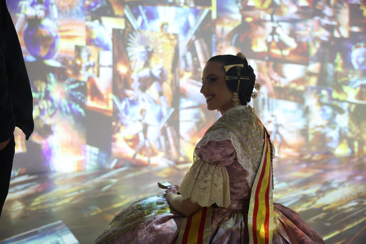 María Estela Arlandis, Fallera Mayor de Valencia, durante la instalación de la Falla I.A.