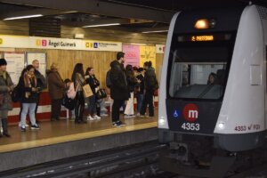 Metrovalencia servicio en Fallas