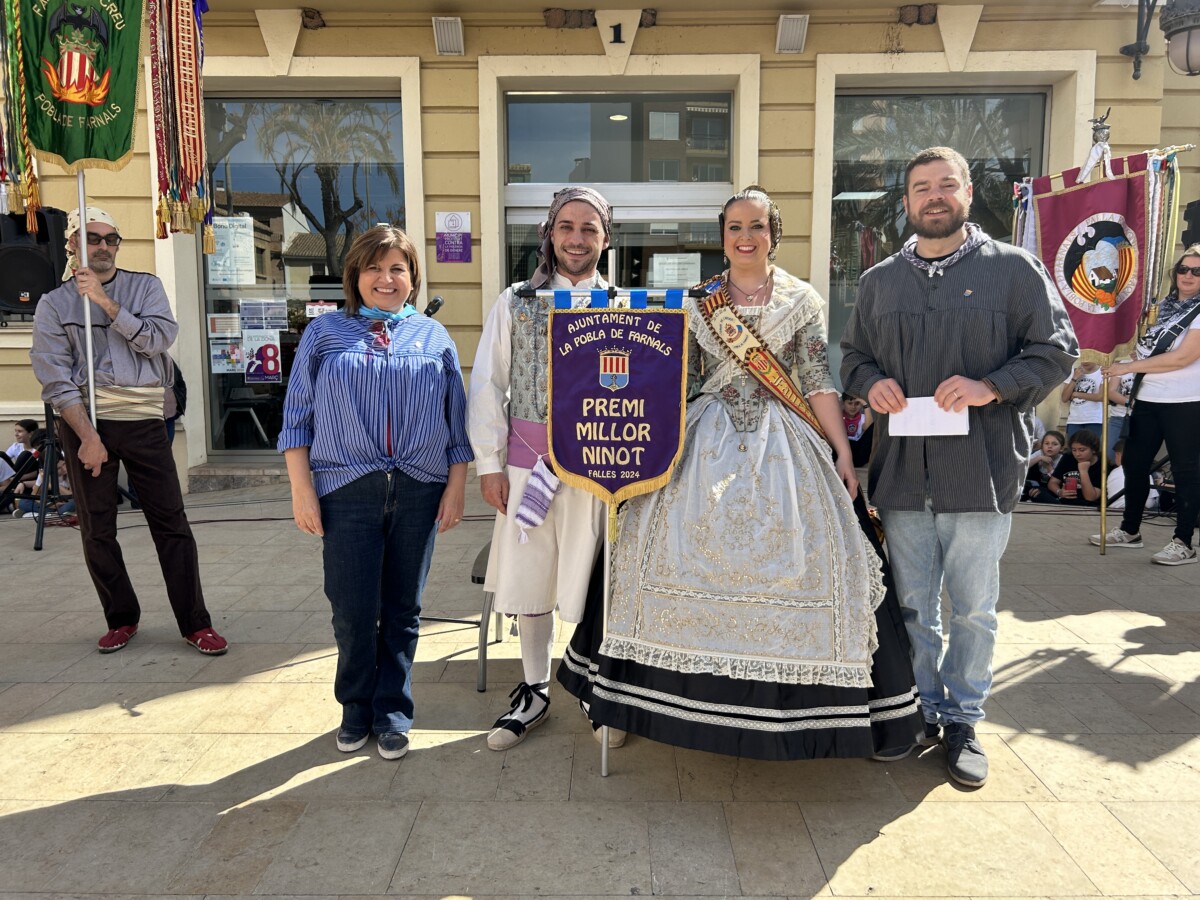 Premi al millor ninot gran a la Falla Carrer de l'Estació
